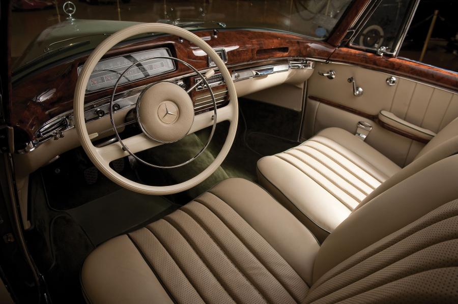  Mercedes-Benz 220 SE Cabriolet 1960 года  (фото 18 из 20)